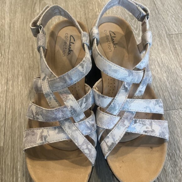 Clarks Collection 8.5 Strappy Sandals Merliah Beige Floral Comfort - Picture 1 of 5